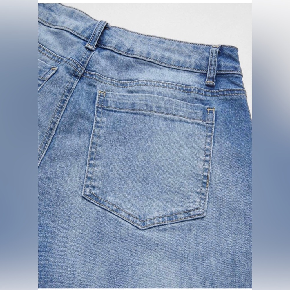 Stylish Blue Flare Jeans for Women - Picture 5 of 6